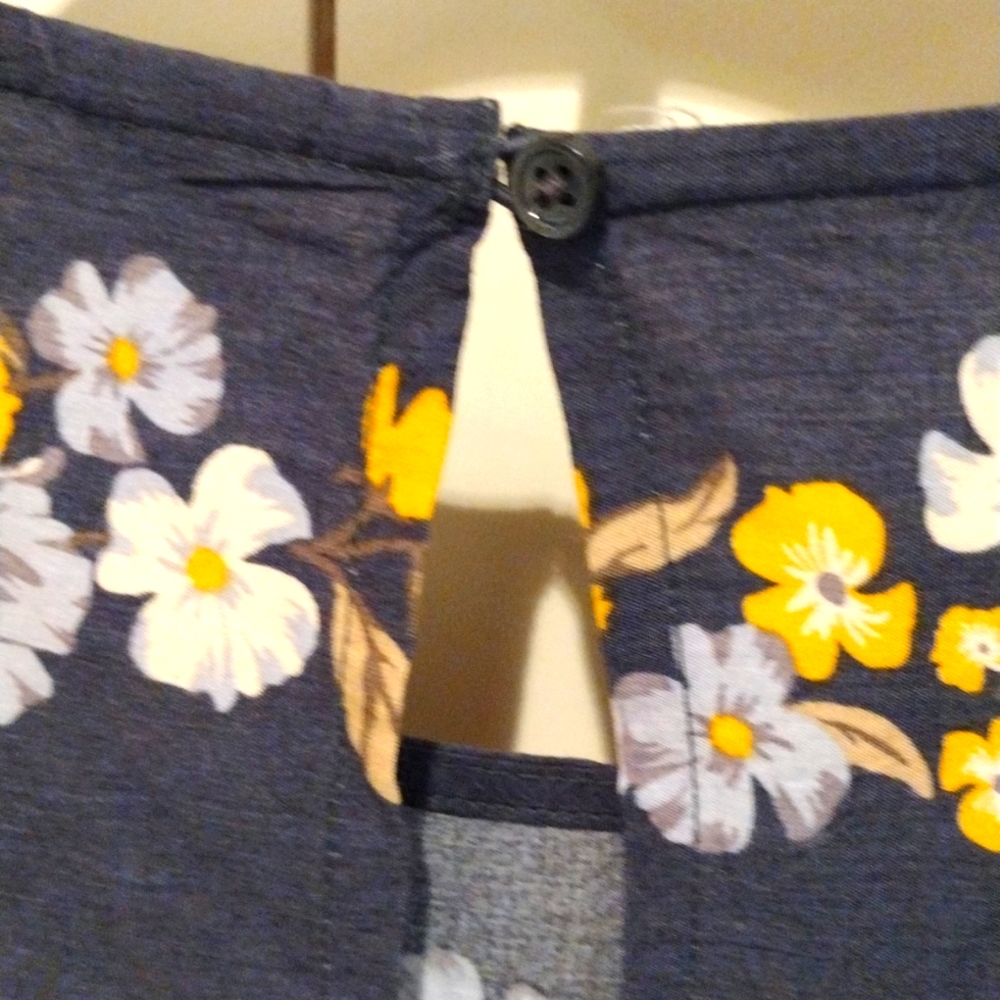 Floral Dress - Picture 5 of 8